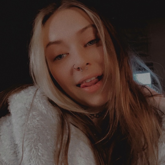 Meet your Posher, Jade - Picture 1 of 1